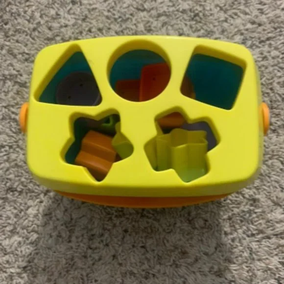 Fisher Price Shape Sorter - Picture 2 of 3